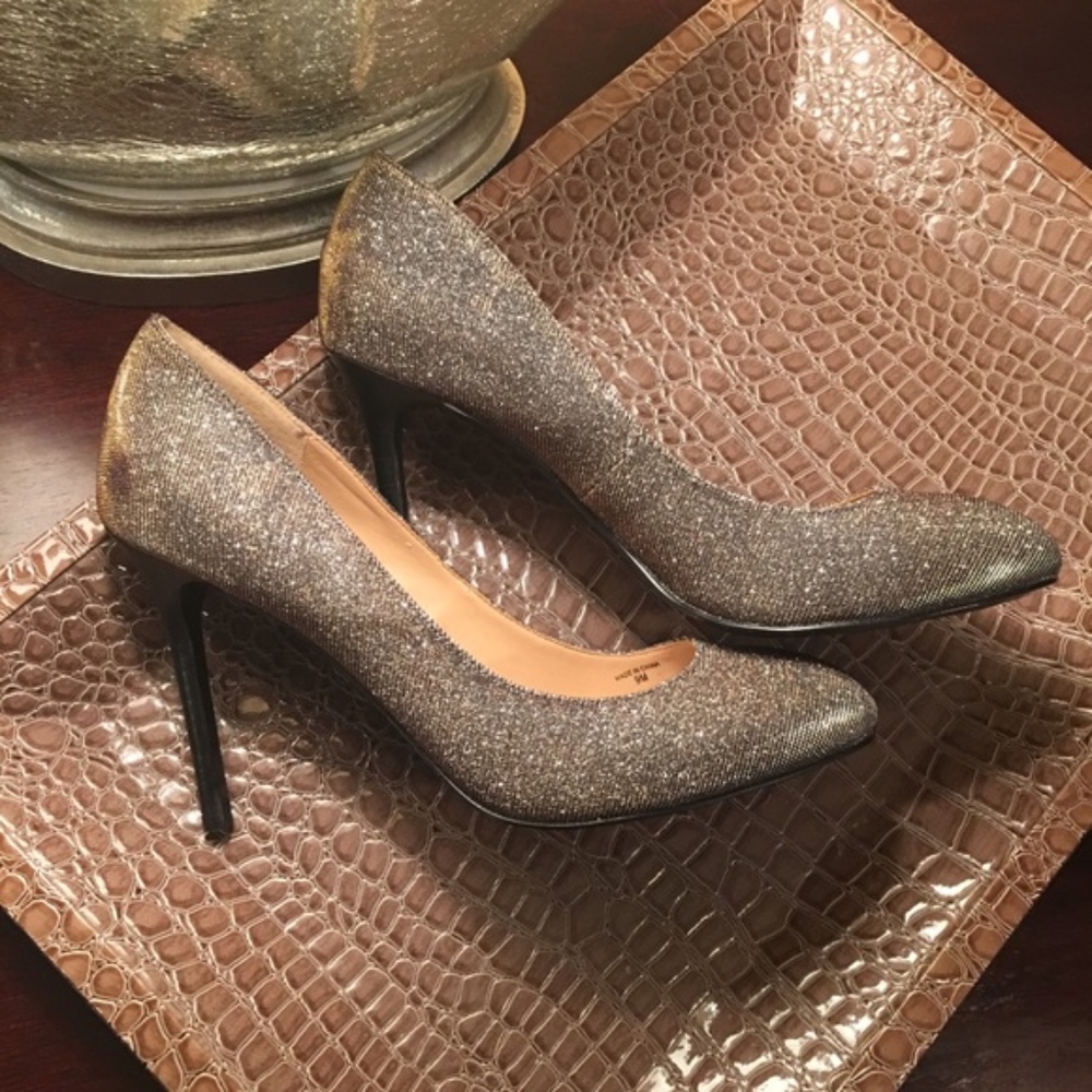 Banana Republic Violet Gold & Silver Pump